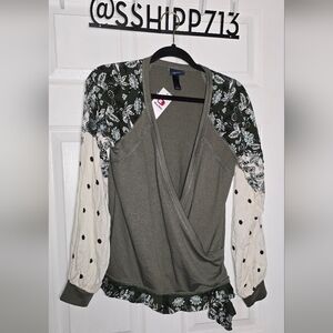 Daytrip Buckle S Small Green Floral and Polka Dot Wrap Blouse NWT